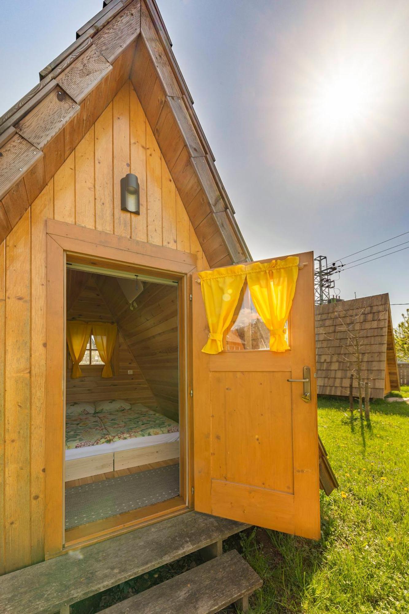 Glamping Mohorjev Grunt Hotel Preddvor Kültér fotó